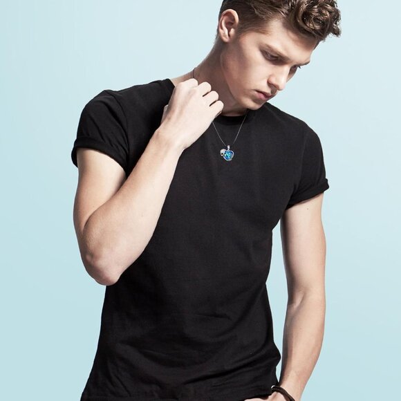 Sterling Silver Gothic Skull Necklace with Austrian Crystal, 20+2" Chain - Picture 6 of 7